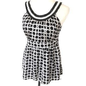 INC 100% Silk Black & White Sequined Pleated Sleeveless Top Blouse Womens